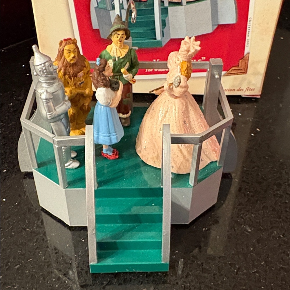 Wizard of Oz Click Your Heels Hallmark Christmas Ornament with Sound - Picture 4 of 12